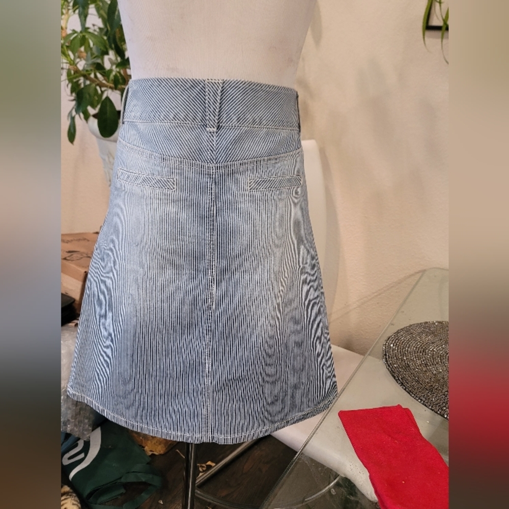 NYDJ NWOT Denim Blue A-Line Knee-Length Skirt Size 6 - Picture 2 of 6